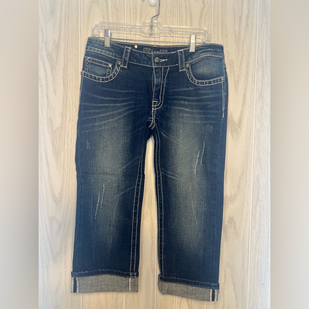 Miss Me woman’s dark denim distressed crop pant size 30